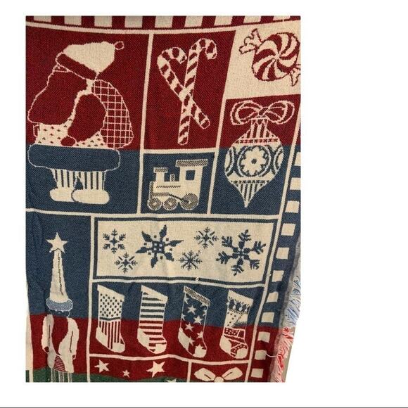 Christmas holiday woven throw blanket! Super festive! In great condition! - Picture 2 of 6